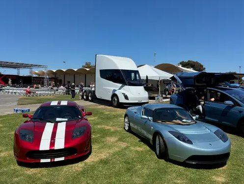 Bên trong ‘giáo phái’ Tesla: Một ngày đột nhập câu lạc bộ tín đồ của Elon Musk- Ảnh 6.