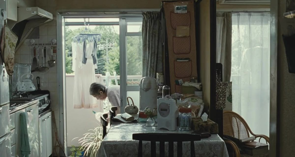 Bố dượng đến phòng trọ 20m2 của con gái, thấy chiếc quần lạ thì bắt con làm một việc cả đời không nghĩ đến- Ảnh 2. Bố dượng đến phòng trọ 20m2 của con gái, thấy chiếc quần lạ thì bắt con làm một việc cả đời không nghĩ đến- Ảnh 2.