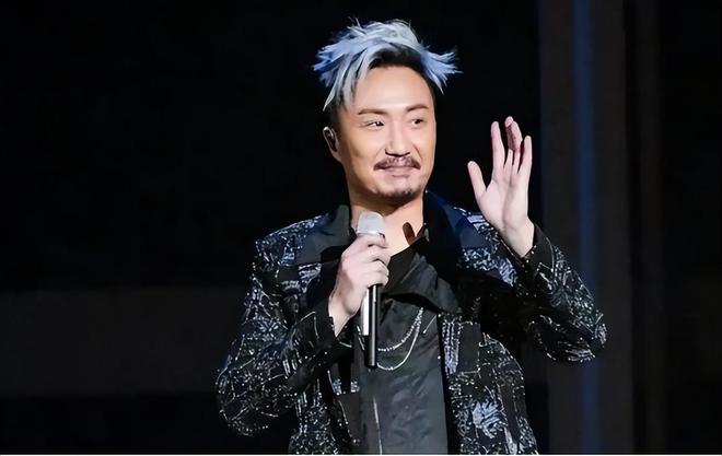 Chân dung “Thái tử showbiz” gia tài nghìn tỷ nhưng “mãi không chịu lớn”, keo kiệt tiền trợ cấp nuôi con- Ảnh 3.