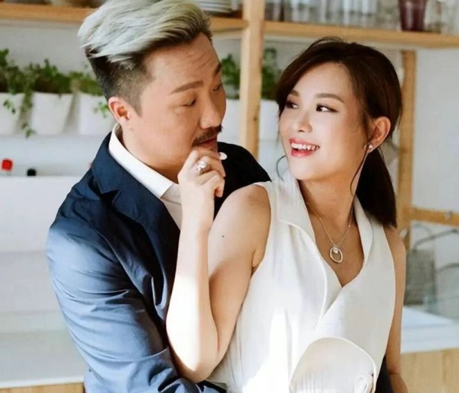 Chân dung “Thái tử showbiz” gia tài nghìn tỷ nhưng “mãi không chịu lớn”, keo kiệt tiền trợ cấp nuôi con- Ảnh 7.