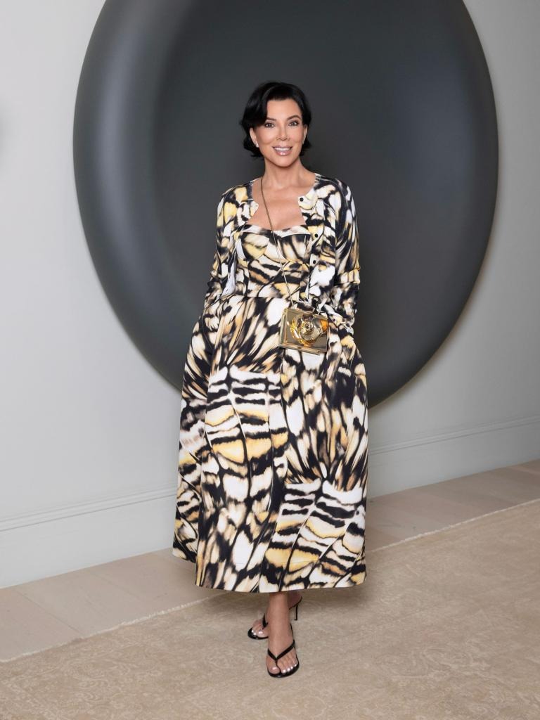 Nhà Kardashian - Jenner bị bóc mẽ nhan sắc giả dối: Từ mẹ đến con đều 