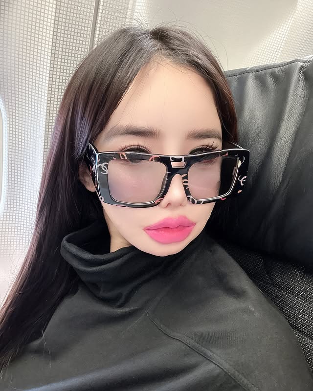"Liên hoàn phốt" của Park Bom: Từ nghi vấn vận chuyển chất cấm làm 2NE1 tan rã, bỏ sân khấu đến gọi Lee Min Ho là "chồng"- Ảnh 12.