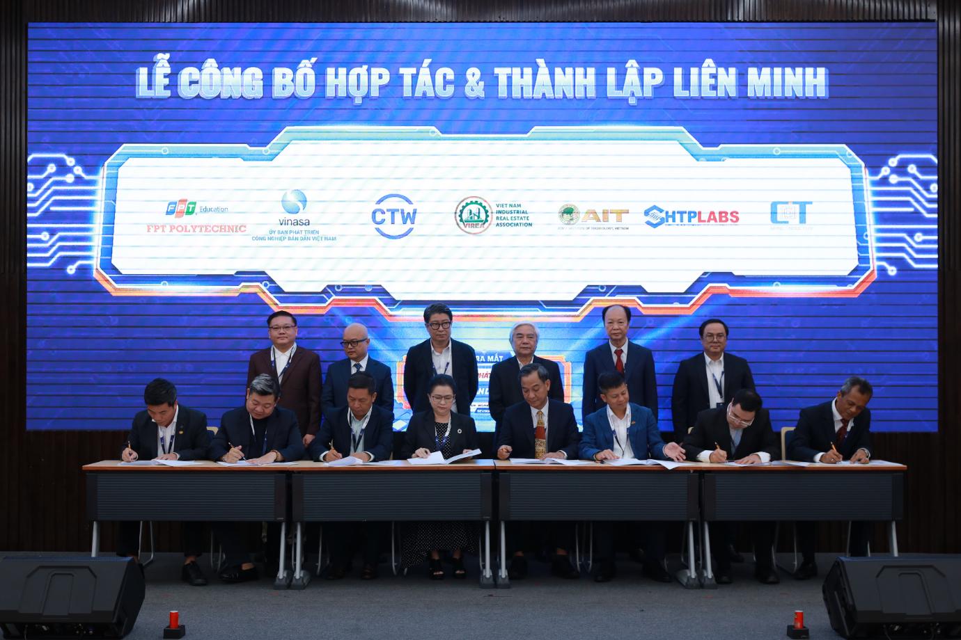 FPT Polytechnic tham gia sáng lập Liên minh SEVINA, tiếp sức đào tạo kỹ sư chip bán dẫn Việt Nam- Ảnh 1.