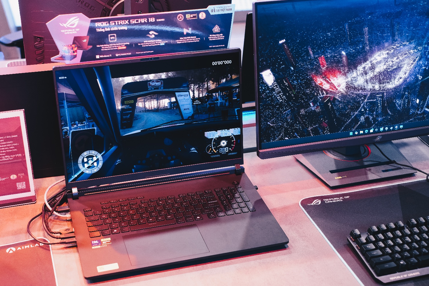 Thánh địa mới cho dân công nghệ ở Sài Gòn: Laptop học sinh hay máy gaming trăm triệu đều có- Ảnh 3. Thánh địa mới cho dân công nghệ ở Sài Gòn: Laptop học sinh hay máy gaming trăm triệu đều có- Ảnh 3.