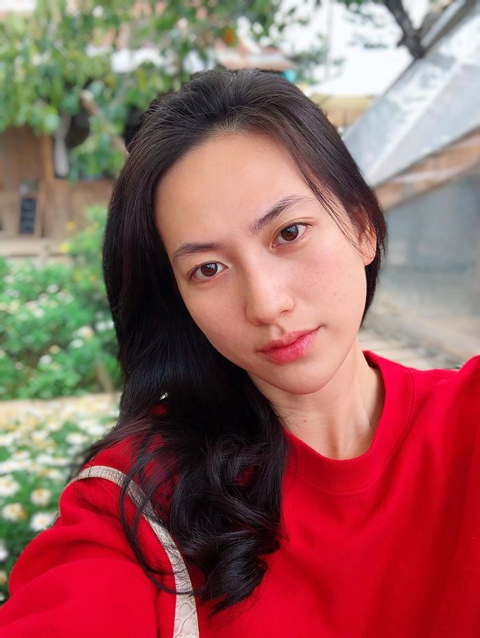 Cận cảnh nhan sắc mỹ nhân được khen đẹp nhất Việt Nam hiện tại, đến cả mặt mộc cũng vô địch thiên hạ- Ảnh 8. Cận cảnh nhan sắc mỹ nhân được khen đẹp nhất Việt Nam hiện tại, đến cả mặt mộc cũng vô địch thiên hạ- Ảnh 8.