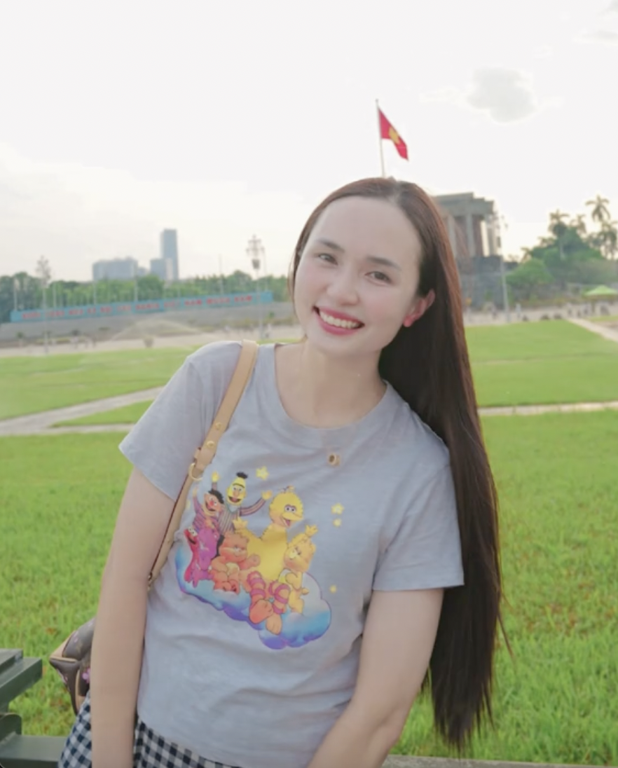 Ái nữ cựu Chủ tịch CLB Sài Gòn đã hết bị chê mặc xấu, lên đồ chuẩn tiểu thư Hà thành, nhan sắc 