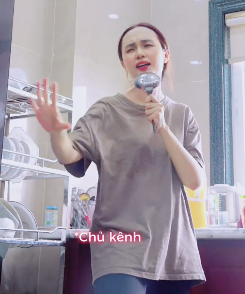 Ái nữ cựu Chủ tịch CLB Sài Gòn đã hết bị chê mặc xấu, lên đồ chuẩn tiểu thư Hà thành, nhan sắc 