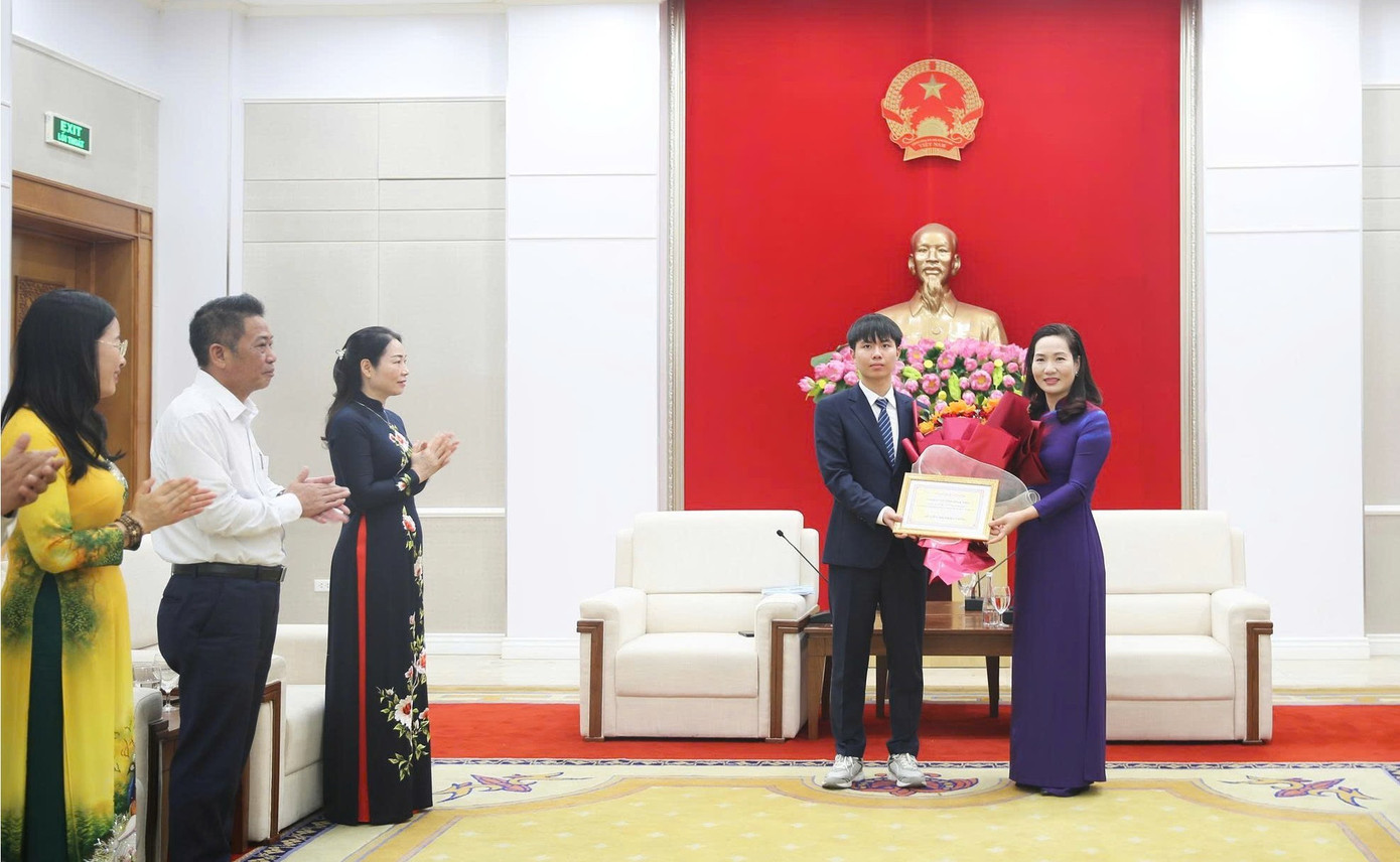 Quảng Ninh thưởng 400 triệu cho học sinh đạt giải Olympic Tin học Quốc tế- Ảnh 1.