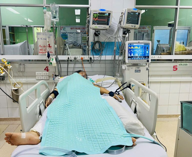 2 bệnh nhân trẻ ở TP.HCM suy đa cơ quan, nguy kịch vì sốt xuất huyết nặng- Ảnh 1.