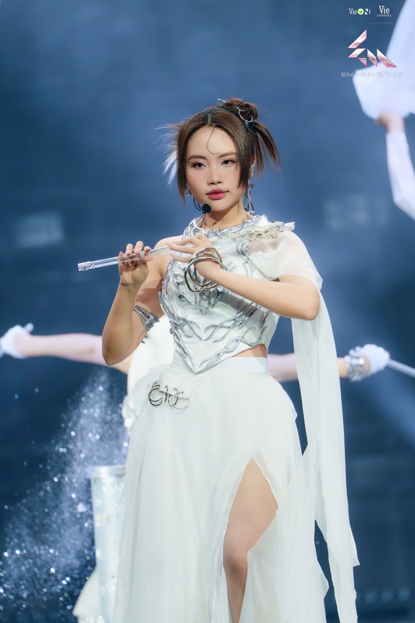 Càn quét YouTube nhờ Sing! Asia và Em Xinh Say Hi, Phương Mỹ Chi kiếm ít nhất 11 tỷ trong 1 năm- Ảnh 3.