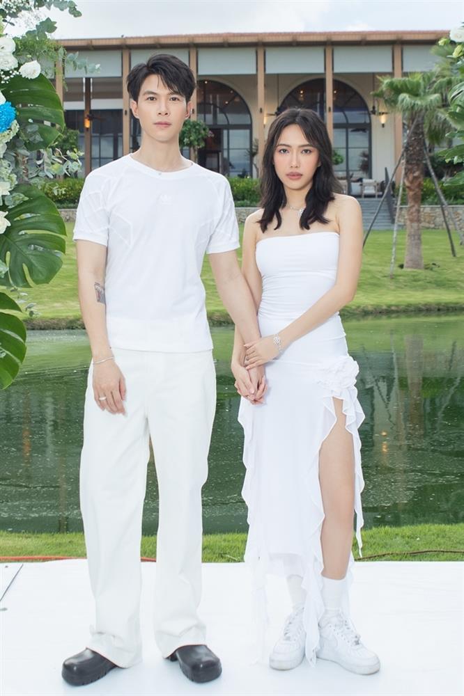 Trao vương miện cho màn ứng xử của Diệu Nhi tại Sao Nhập Ngũ: 