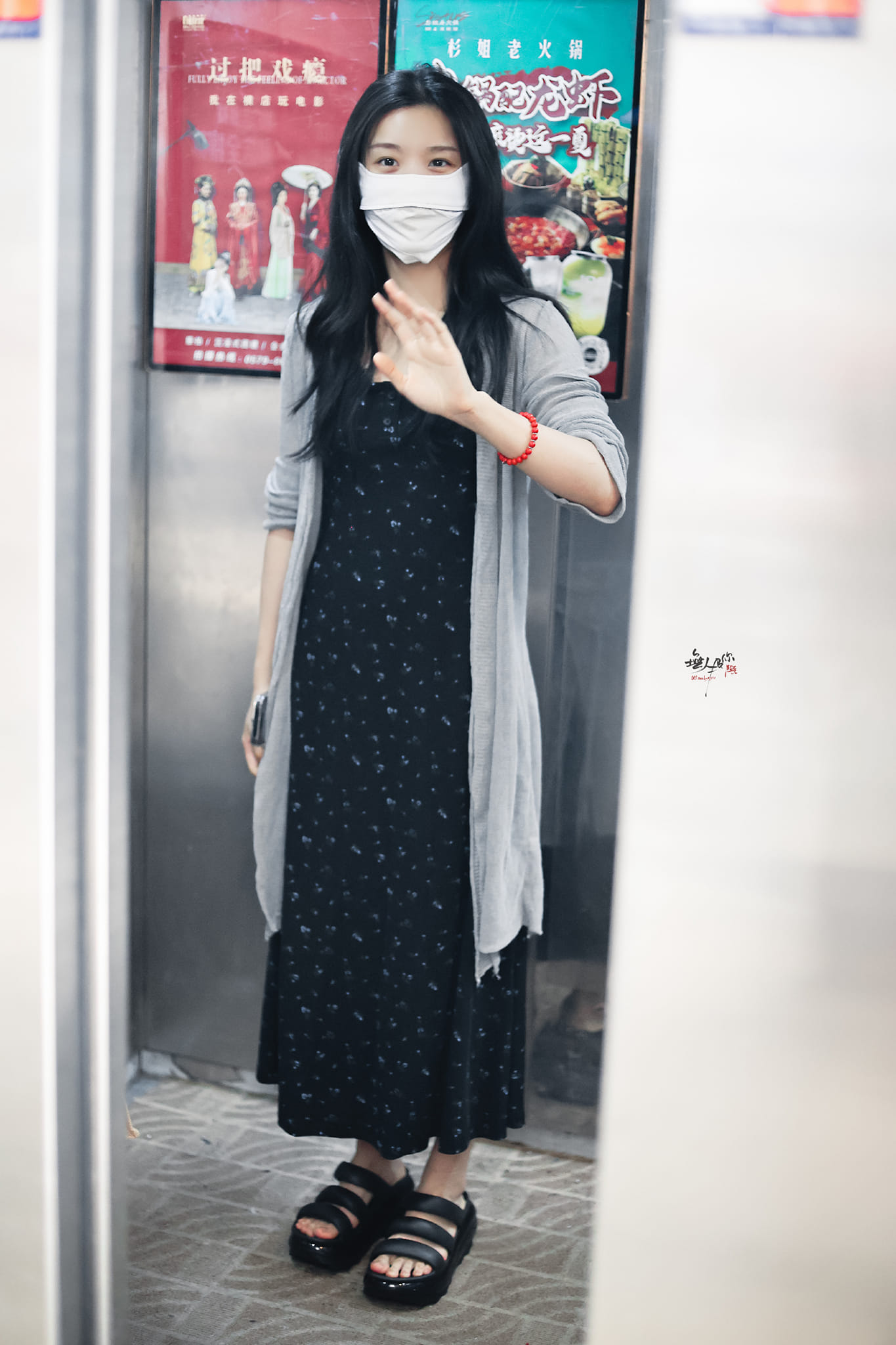 Thảm họa thời trang Cbiz thoát kiếp mặc xấu, xinh đến độ còn được sánh với Jisoo- Ảnh 16.
