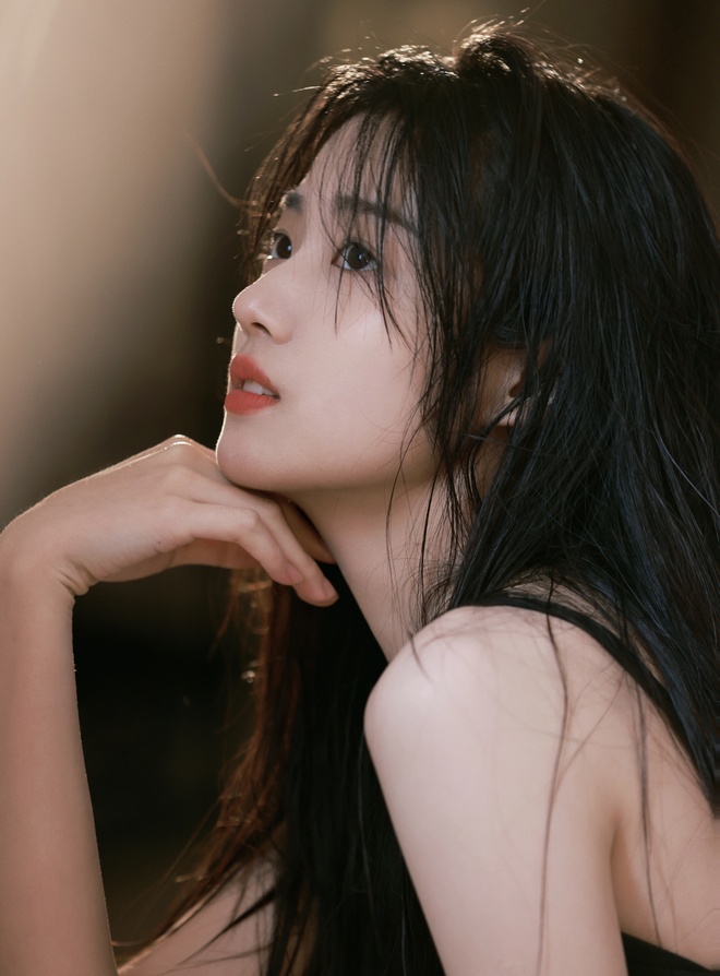 Thảm họa thời trang Cbiz thoát kiếp mặc xấu, xinh đến độ còn được sánh với Jisoo- Ảnh 8.
