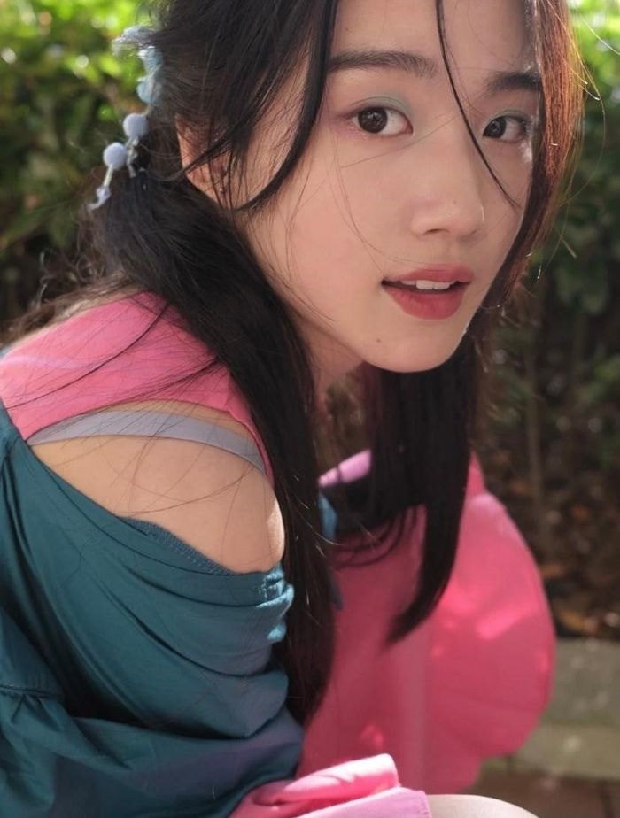 Thảm họa thời trang Cbiz thoát kiếp mặc xấu, xinh đến độ còn được sánh với Jisoo- Ảnh 10.
