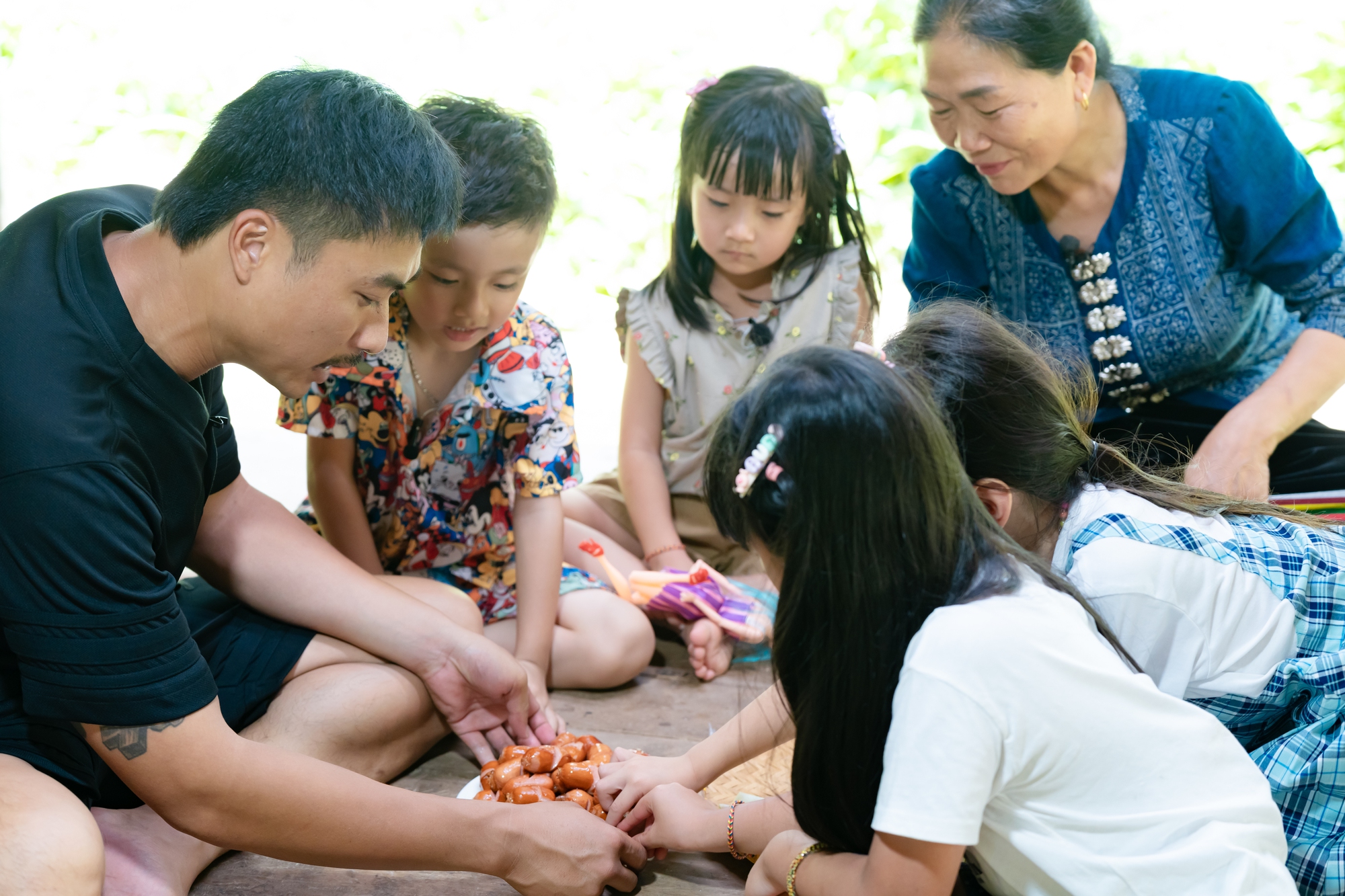 Tập 12 Bố Ơi Mình Đi Đâu Thế?: Duy Hưng khiến dàn nhóc tỳ rần rần khi xuất hiện cùng 1 món ăn!- Ảnh 2.