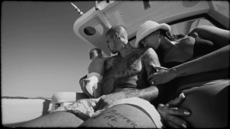 Justin Bieber tung MV mới mà sao view flop thế này, quý tử giật trọn spotlight nhưng netizen tiếc đúng 1 điều- Ảnh 1.