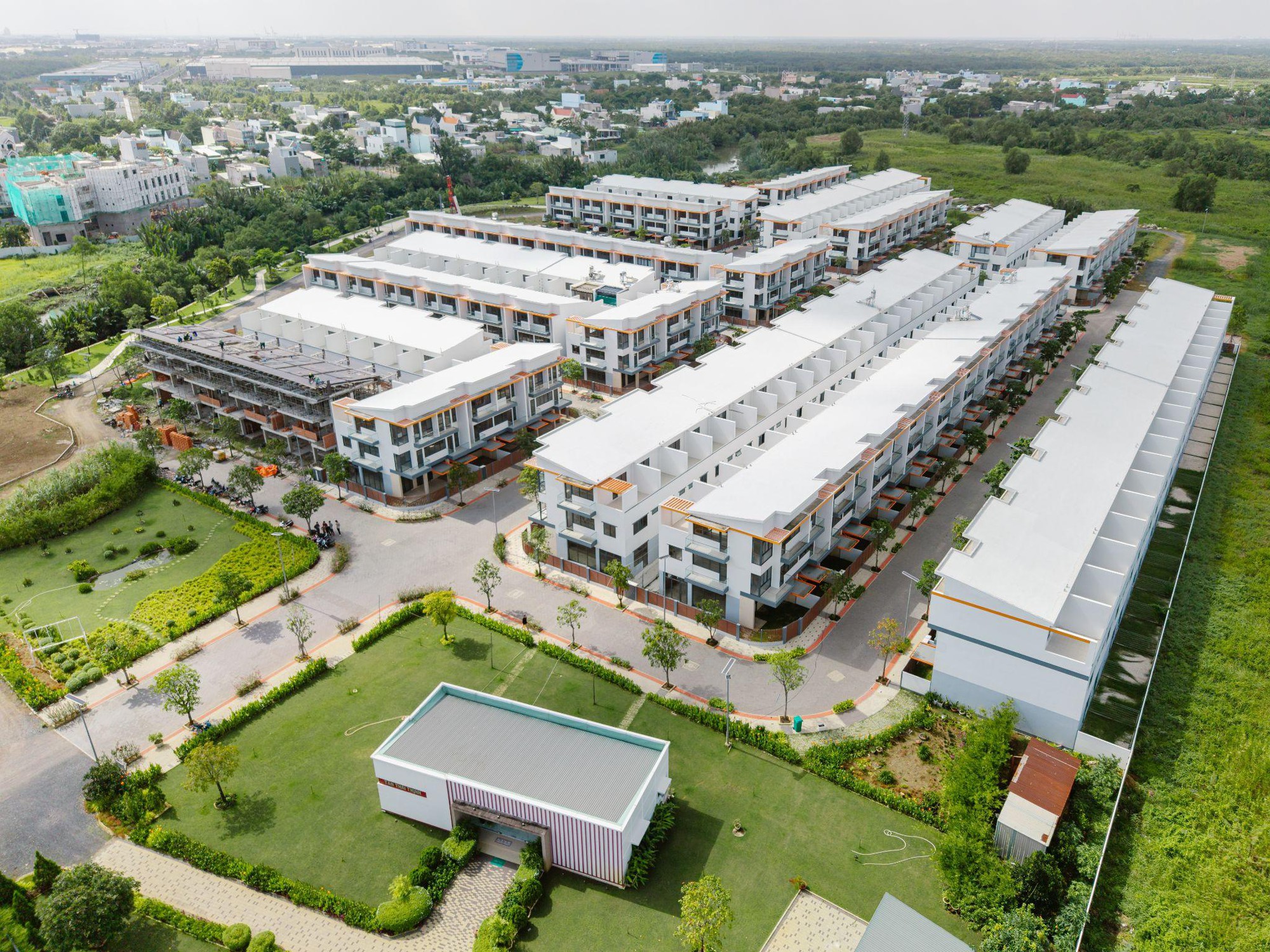 Cách giới trẻ thành đạt chọn an cư: Sống ngoại ô, làm nội ô- Ảnh 1.