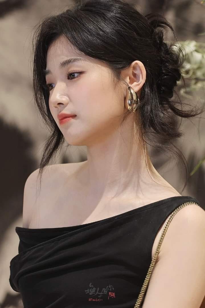 Thảm họa thời trang Cbiz thoát kiếp mặc xấu, xinh đến độ còn được sánh với Jisoo- Ảnh 9.