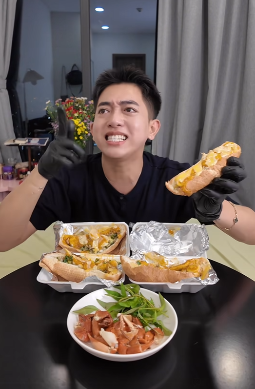 C&ocirc; b&eacute; 14 tuổi ở TPHCM g&acirc;y sốt với m&oacute;n b&aacute;nh m&igrave; gạch cua, chỉ mở b&aacute;n đ&uacute;ng 2 tiếng l&agrave; hết sạch 600 phần!- Ảnh 11.