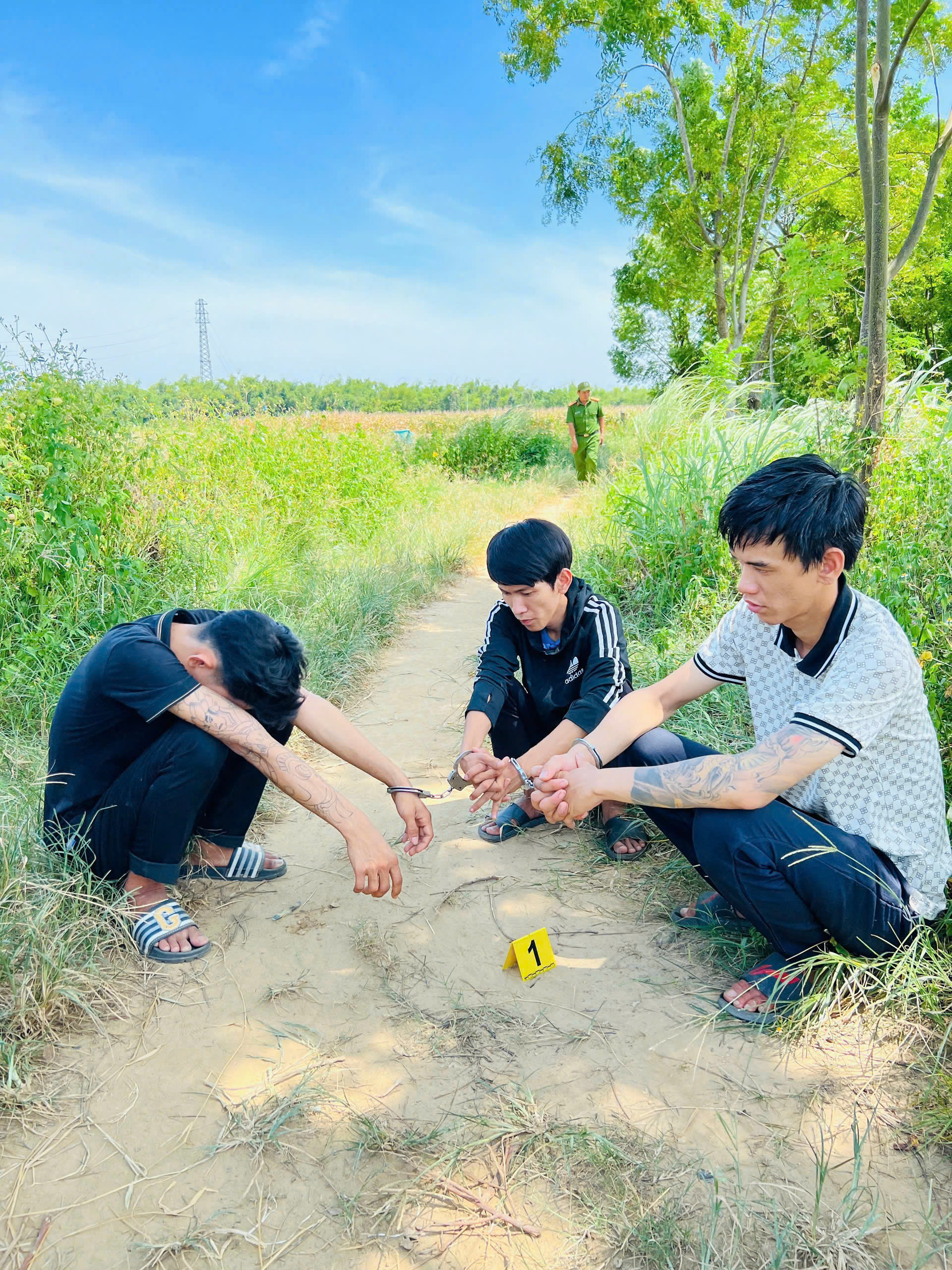 Vạch trần bí mật đằng sau đối tượng có biệt danh Hiếu "lé"- Ảnh 1.