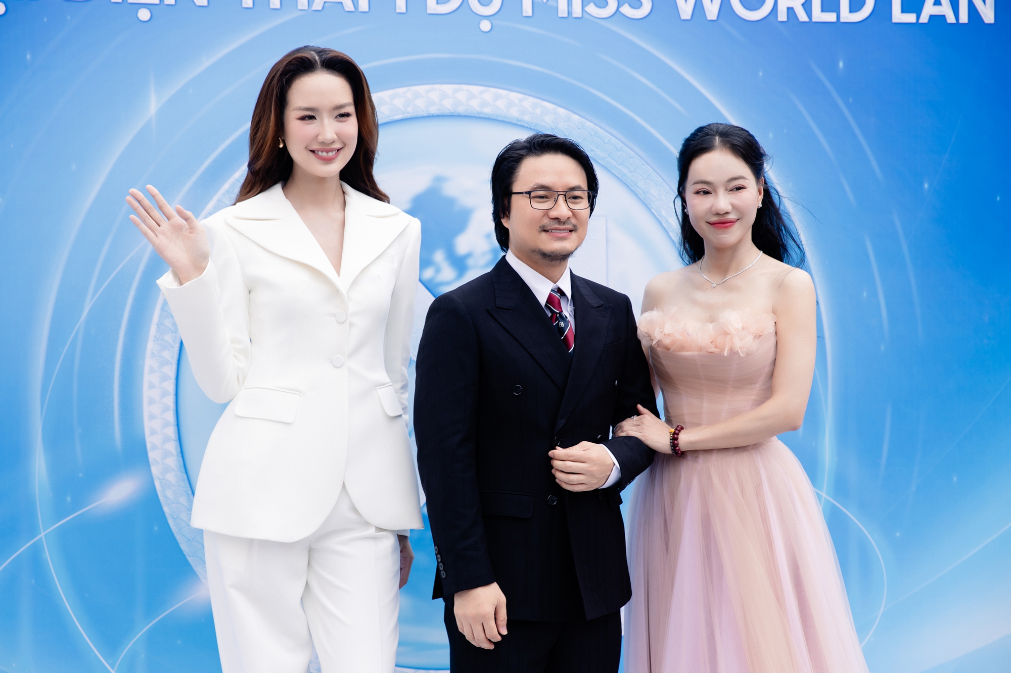 Hoa hậu Lê Nguyễn Bảo Ngọc chính thức chinh chiến Miss World, netizen bùng tranh cãi vì hành động này!- Ảnh 8.