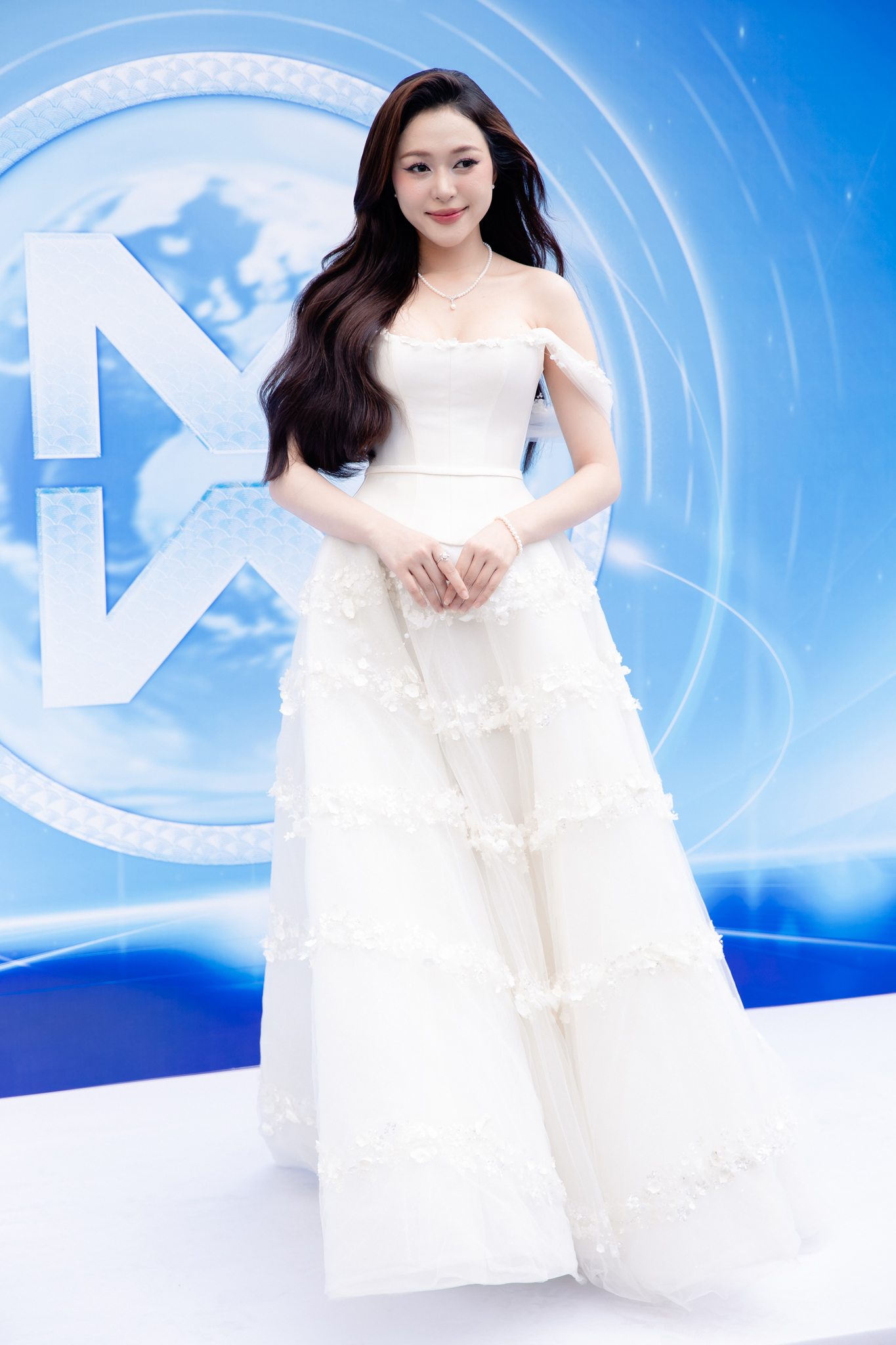 Hoa hậu Lê Nguyễn Bảo Ngọc chính thức chinh chiến Miss World, netizen bùng tranh cãi vì hành động này!- Ảnh 10.