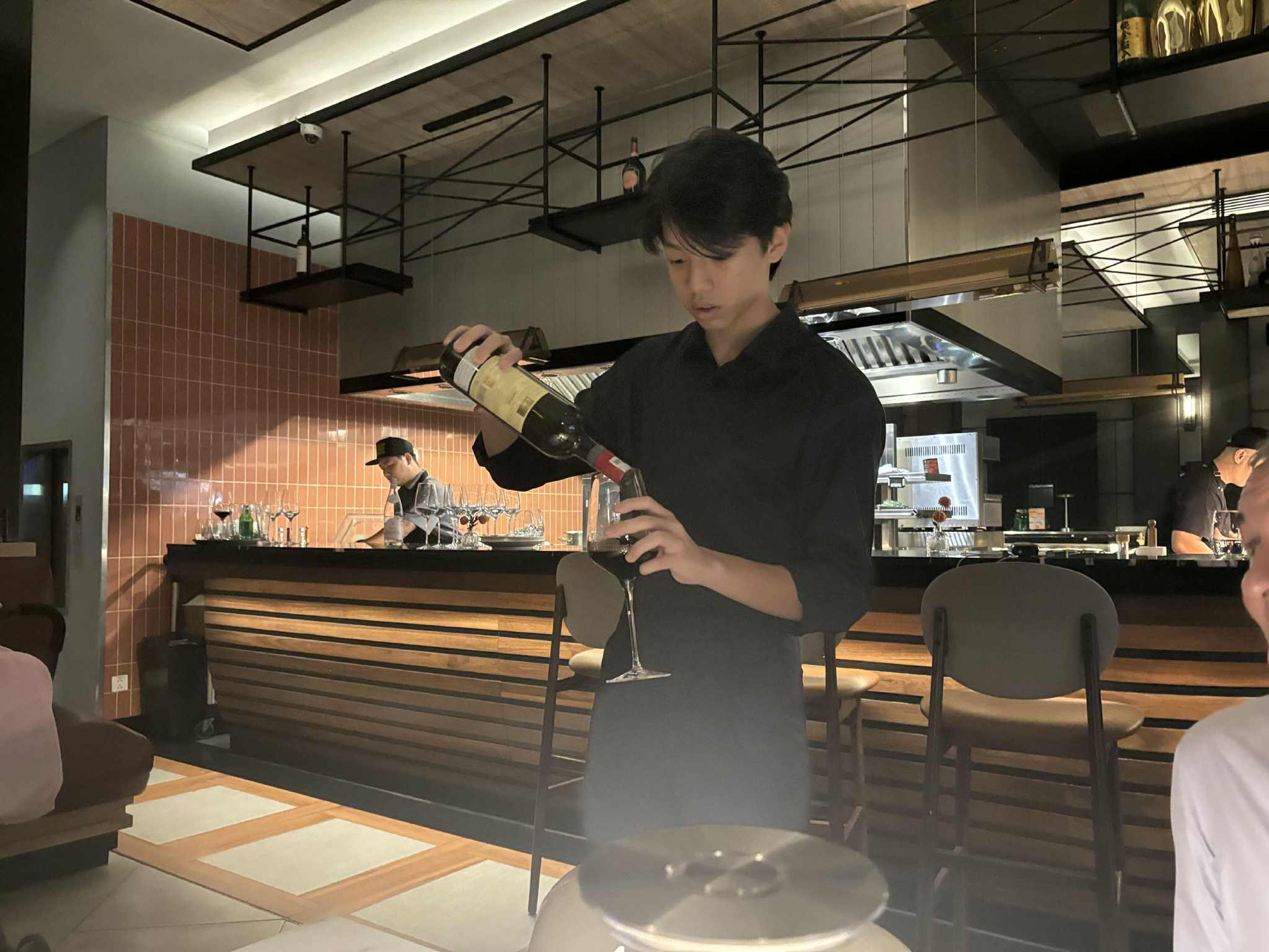 Cậu cả Subeo của Cường Đô La: 15 tuổi vào tập đoàn của ba, làm từ phục vụ bàn đến kinh doanh- Ảnh 4.