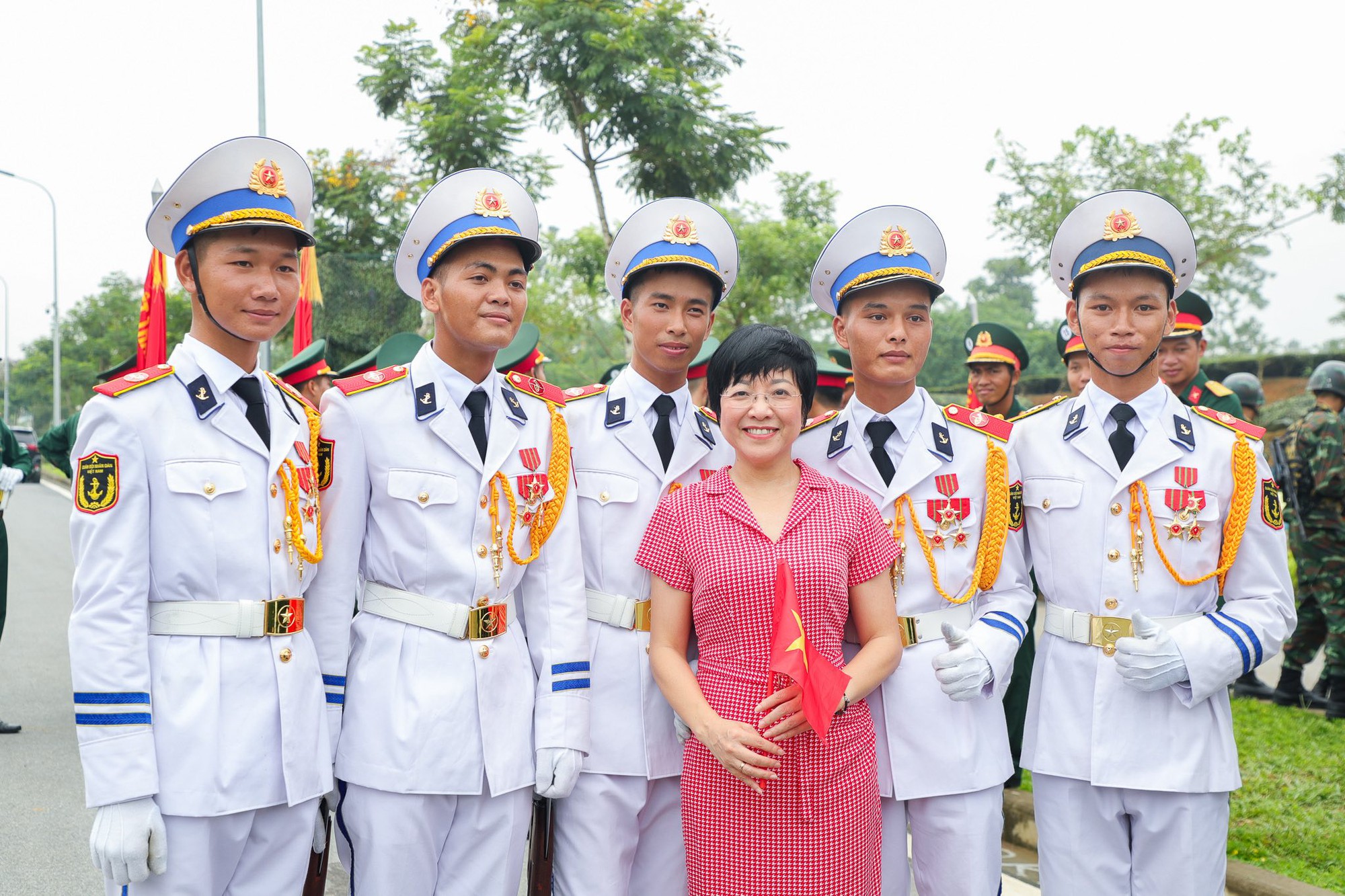 MC Thảo Vân khui trúng 