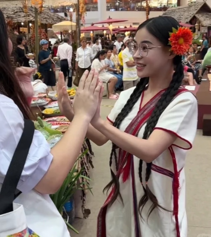 Bị bán khi còn nhỏ, KOL có 5 triệu người theo dõi tha thiết tìm bố mẹ ruột- Ảnh 2.