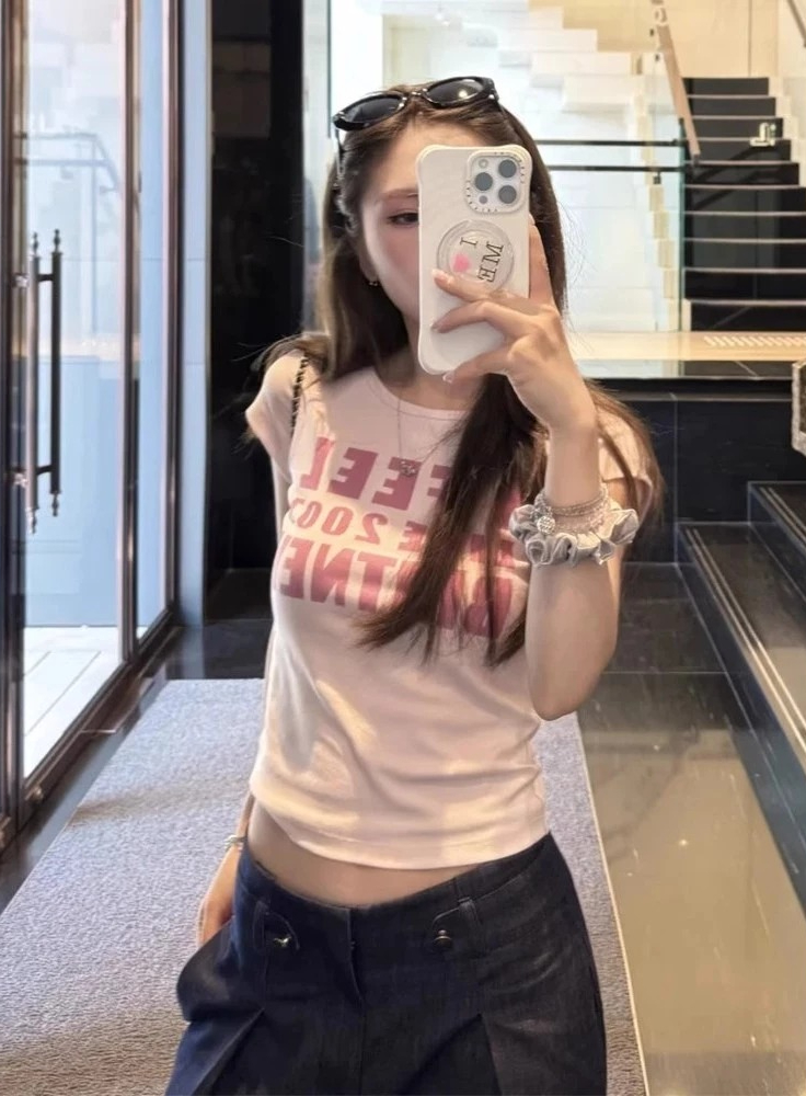 Cặp song sinh Việt sở hữu nhan sắc như 