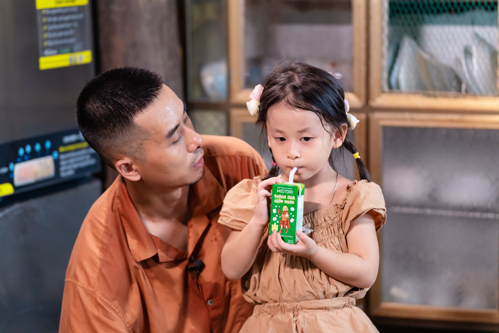 Tập 12 Bố Ơi Mình Đi Đâu Thế?: Dàn cast mở tiệc picnic ruộng đồng, Neko Lê và Audi phối hợp 