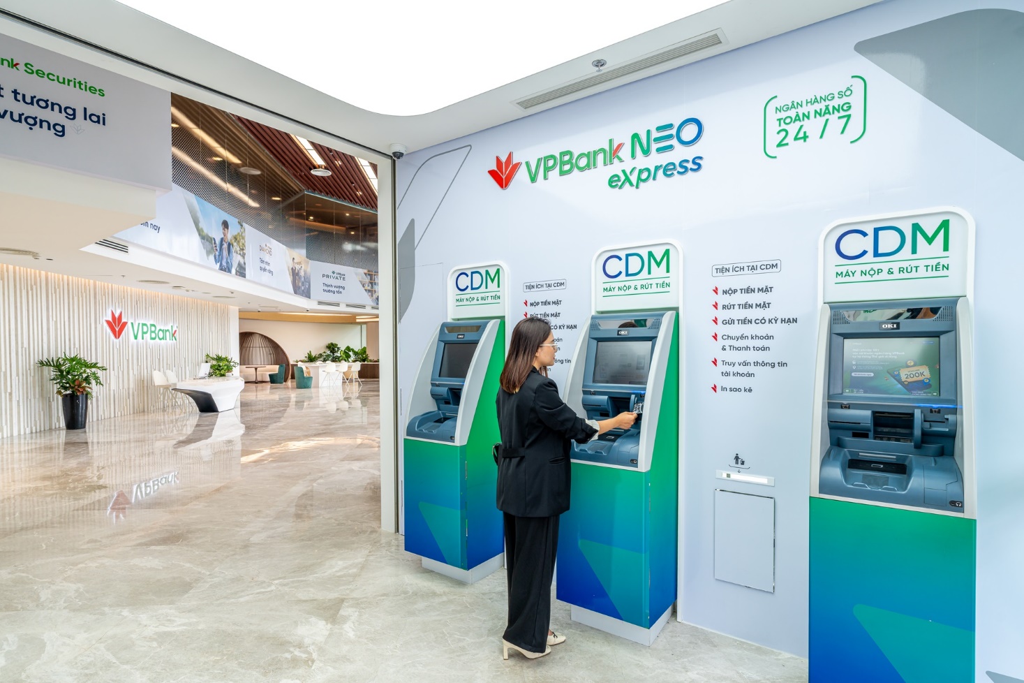 Quà sinh nhật đặc biệt từ VPBank: Hé lộ không gian giao dịch Flagship chuẩn quốc tế tại Hà Nội- Ảnh 2.