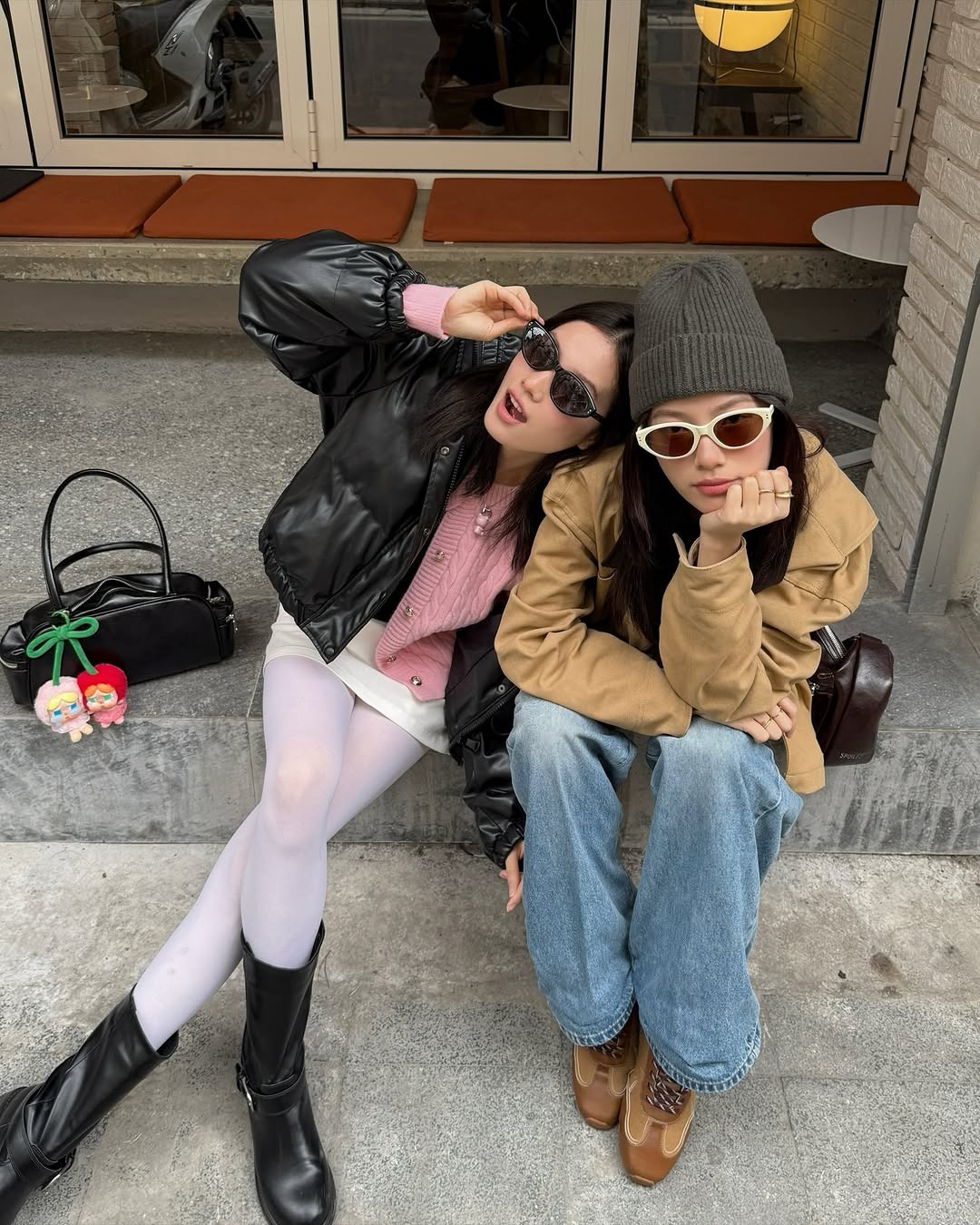 Cặp song sinh Việt sở hữu nhan sắc như 