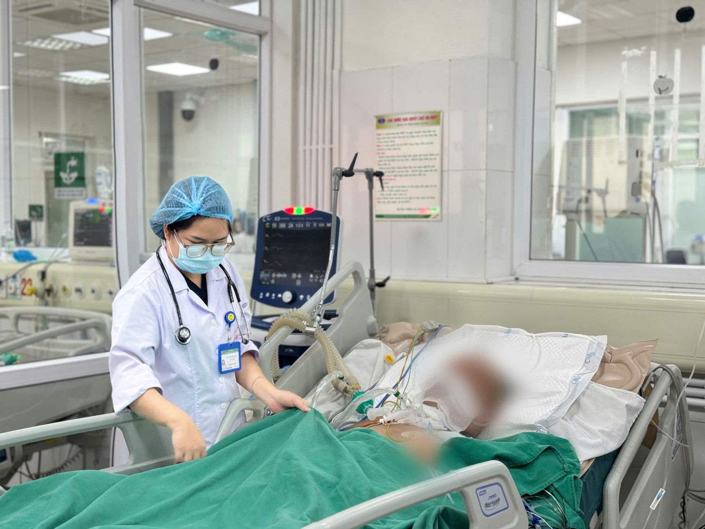 Nguy kịch vì biến chứng uốn ván do không tiêm phòng sau chấn thương- Ảnh 2.