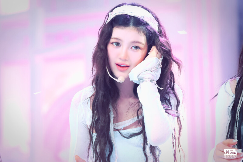 Bị triệt đường làm idol, nữ thần lai nhóm NewJeans 