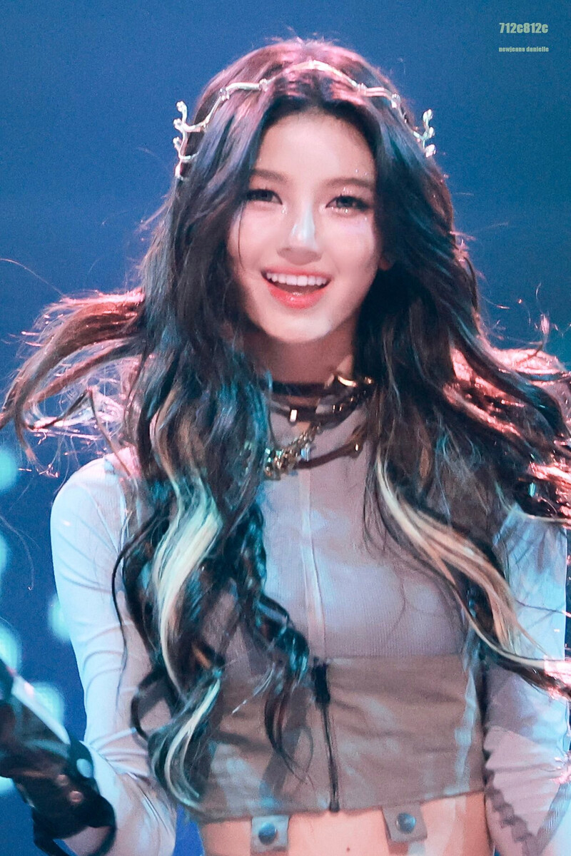 Bị triệt đường làm idol, nữ thần lai nhóm NewJeans 