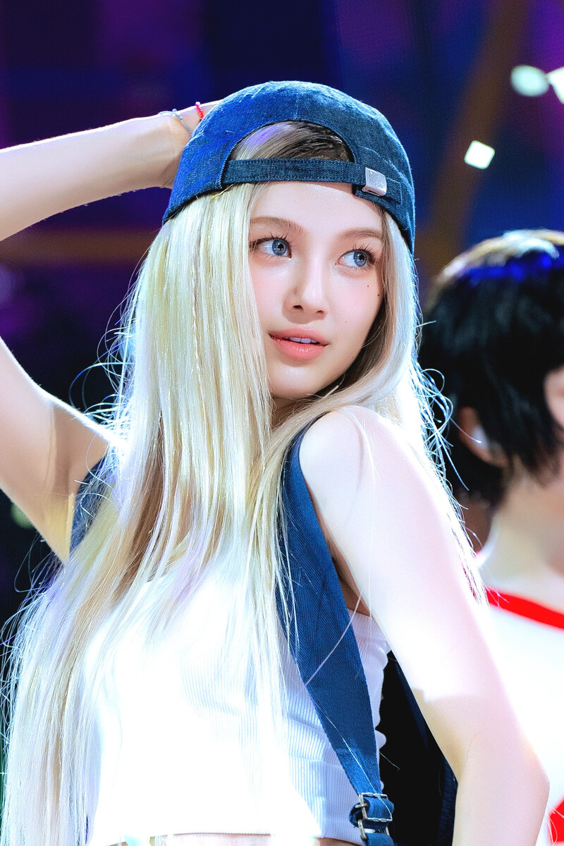 Bị triệt đường làm idol, nữ thần lai nhóm NewJeans 