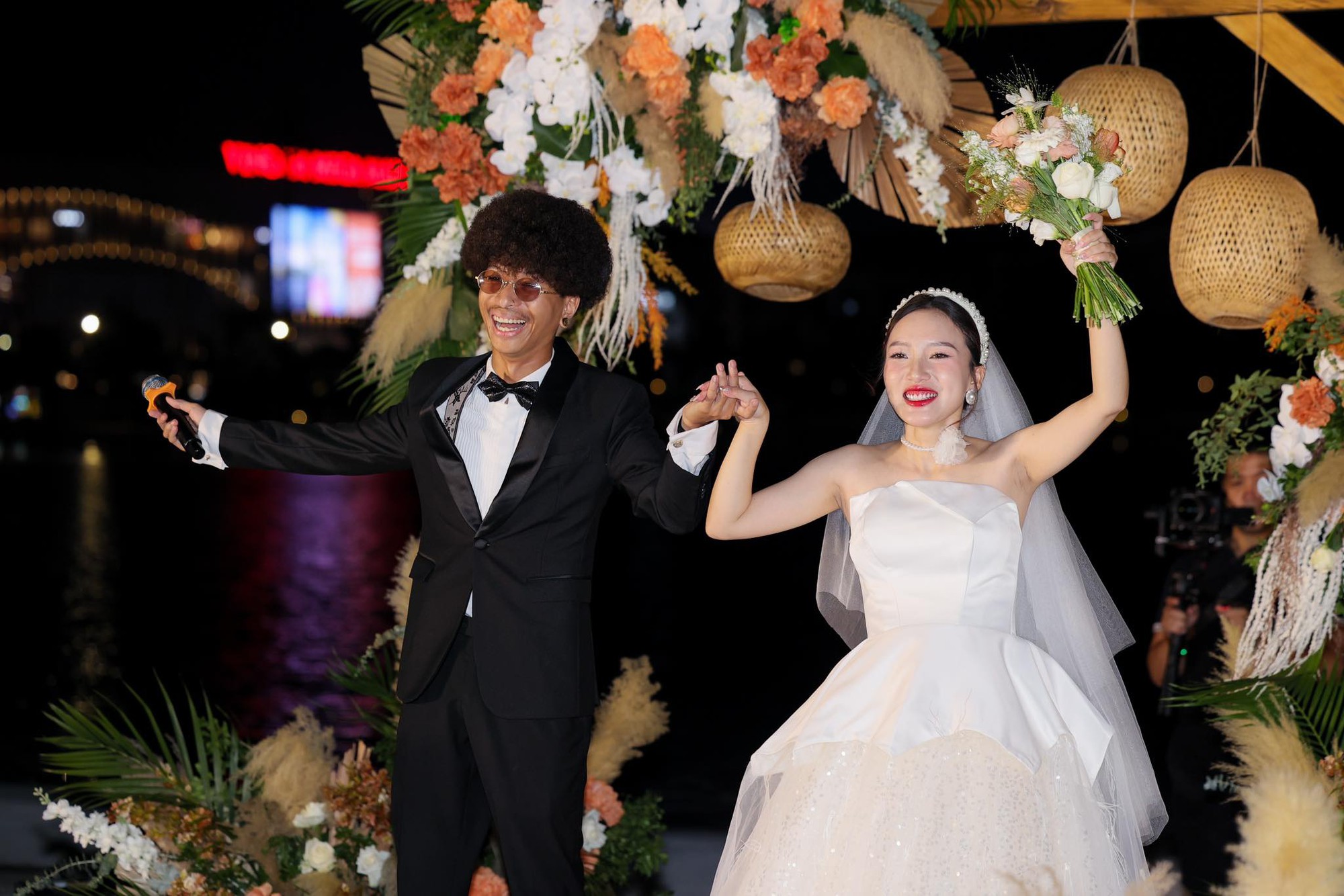 Đôi bạn ở Hà Nội bất ngờ trở thành con dâu và bố chồng, tiết lộ cách xưng hô độc lạ- Ảnh 5.