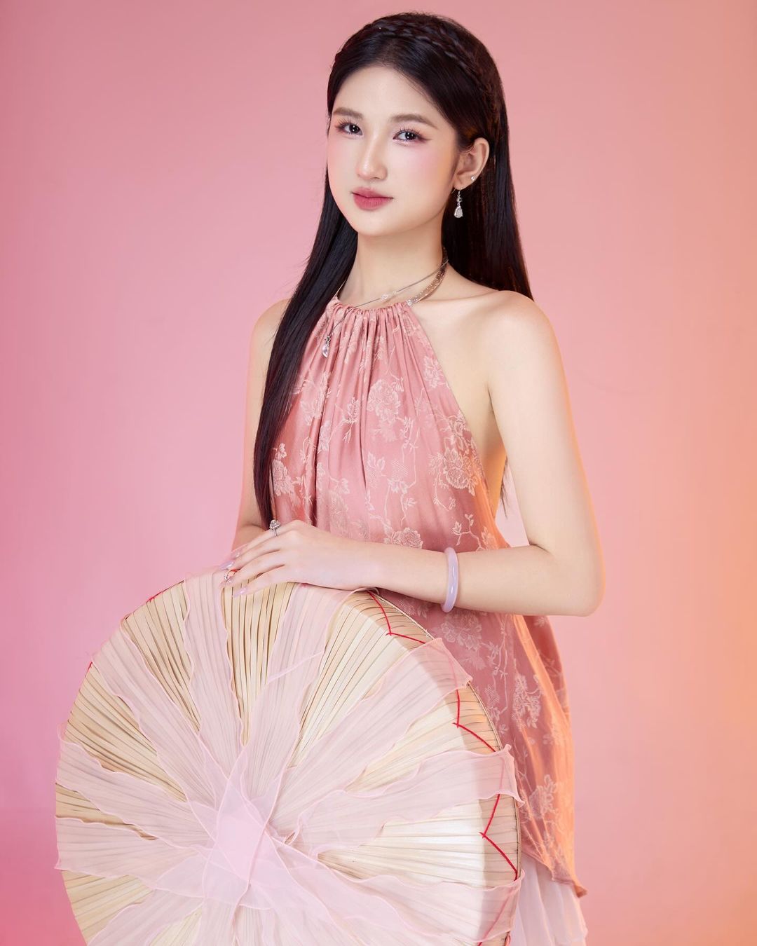 Vì sao Nàng Mơ được gọi là 