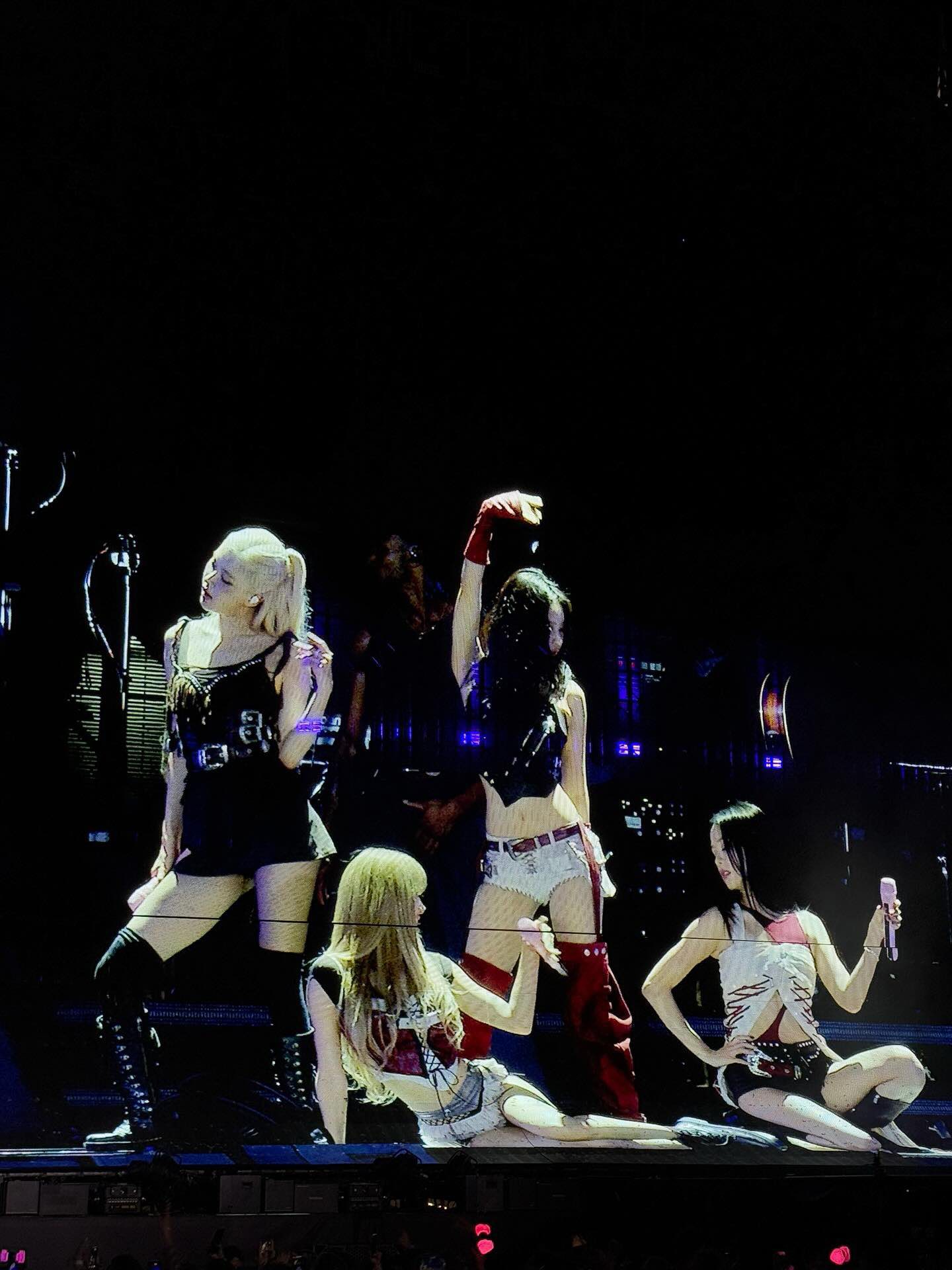 Thứ BLACKPINK cần cởi là mác “gà công nghiệp Kpop” thay vì quần áo- Ảnh 13.