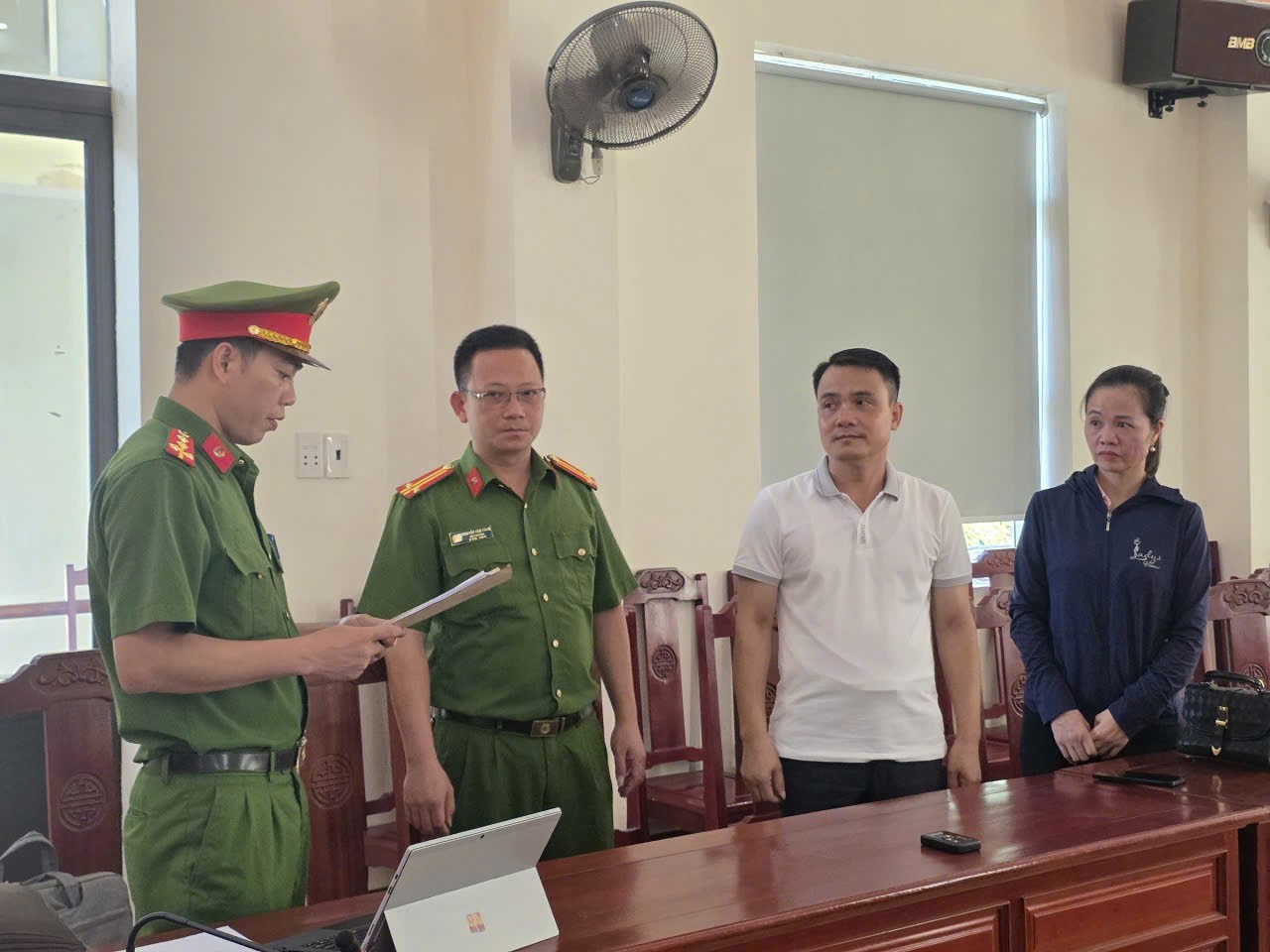Hiệu trưởng nâng điểm thi, tráo vị trí thủ khoa: Gian lận có tổ chức trong môi trường giáo dục?- Ảnh 1.