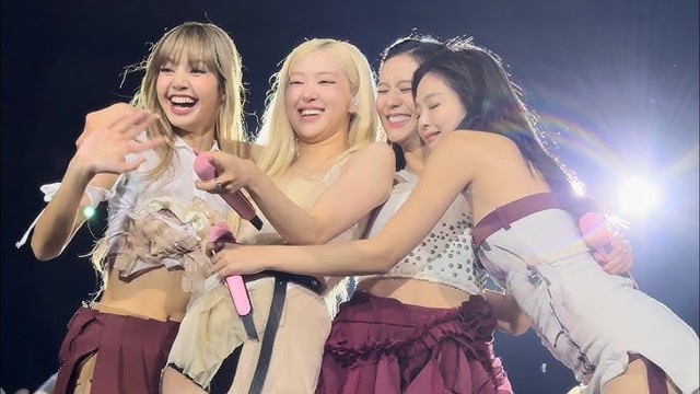 BLACKPINK trở thành nạn nhân của hàng giả, sản phẩm 18+ tràn lan khiến fan 