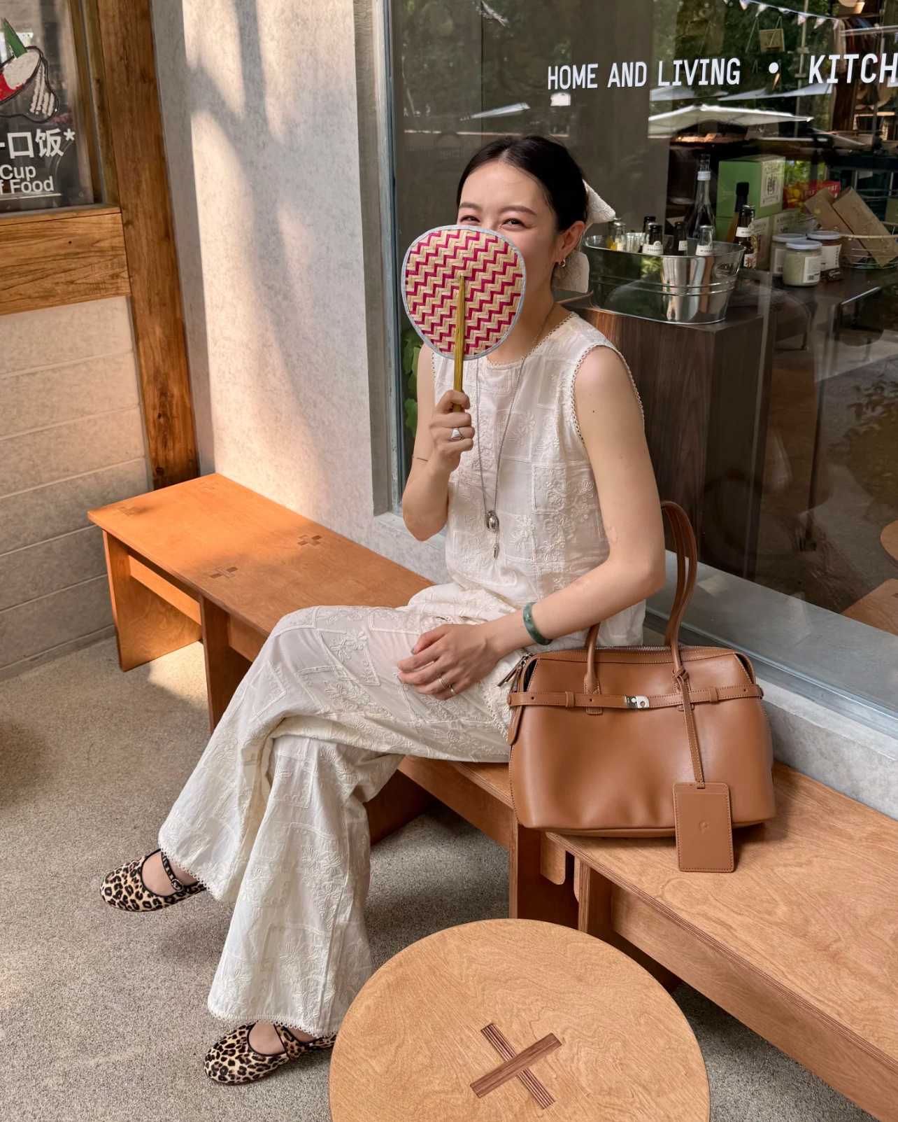 Quá nắng nóng, trend diện đồ "nhạt như nước lọc" phủ sóng MXH- Ảnh 26.