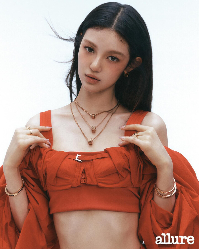 Bị triệt đường làm idol, nữ thần lai nhóm NewJeans 