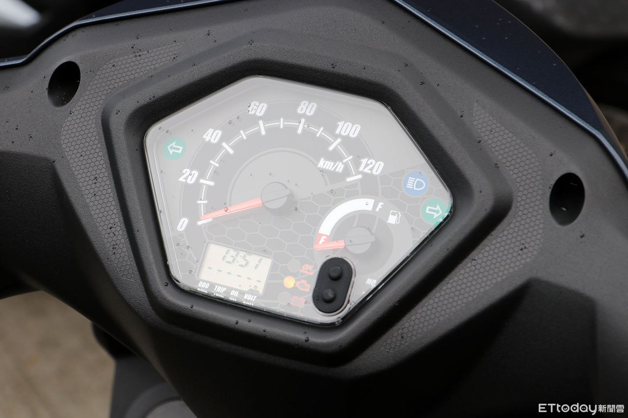 Xe tay ga 125cc hybrid 