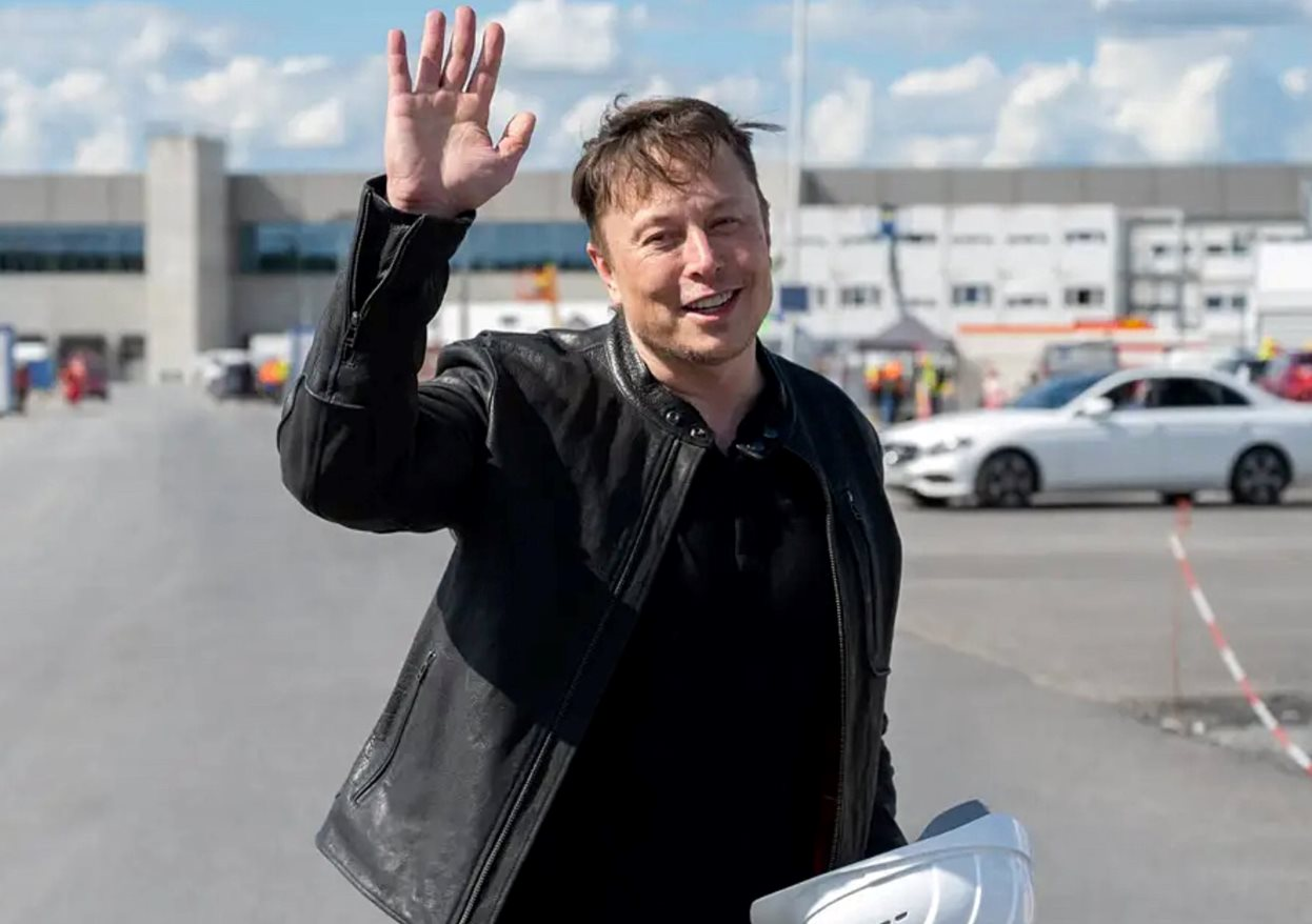 Quá khứ "dưới mức nghèo khổ" của Elon Musk: Tiêu 1 USD/ngày, cả tháng chỉ ăn mì, ớt xanh, xúc xích- Ảnh 1.