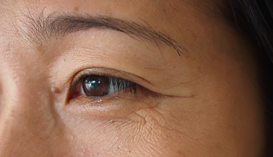 50 tuổi da không một nếp nhăn, người phụ nữ này có cách chăm da tốn 