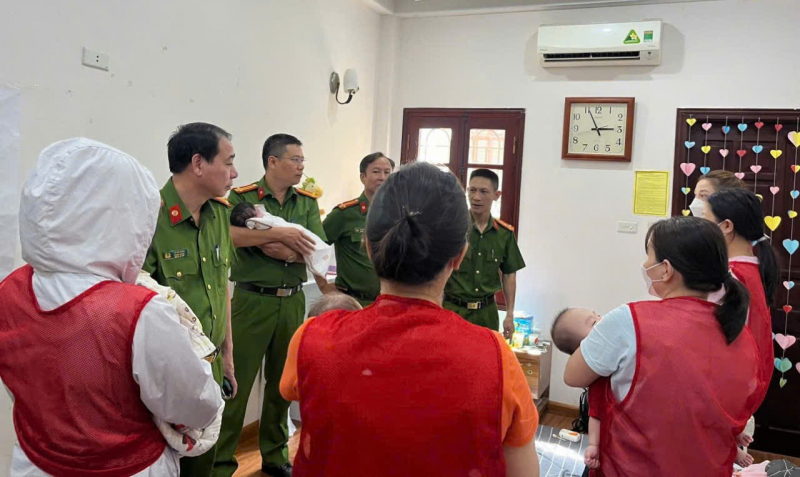 Đường dây mang thai hộ vừa bị triệt phá: Bà trùm Quách Thị Thương nhận lương 1000 USD/tháng- Ảnh 2. Đường dây mang thai hộ vừa bị triệt phá: Bà trùm Quách Thị Thương nhận lương 1000 USD/tháng- Ảnh 2.