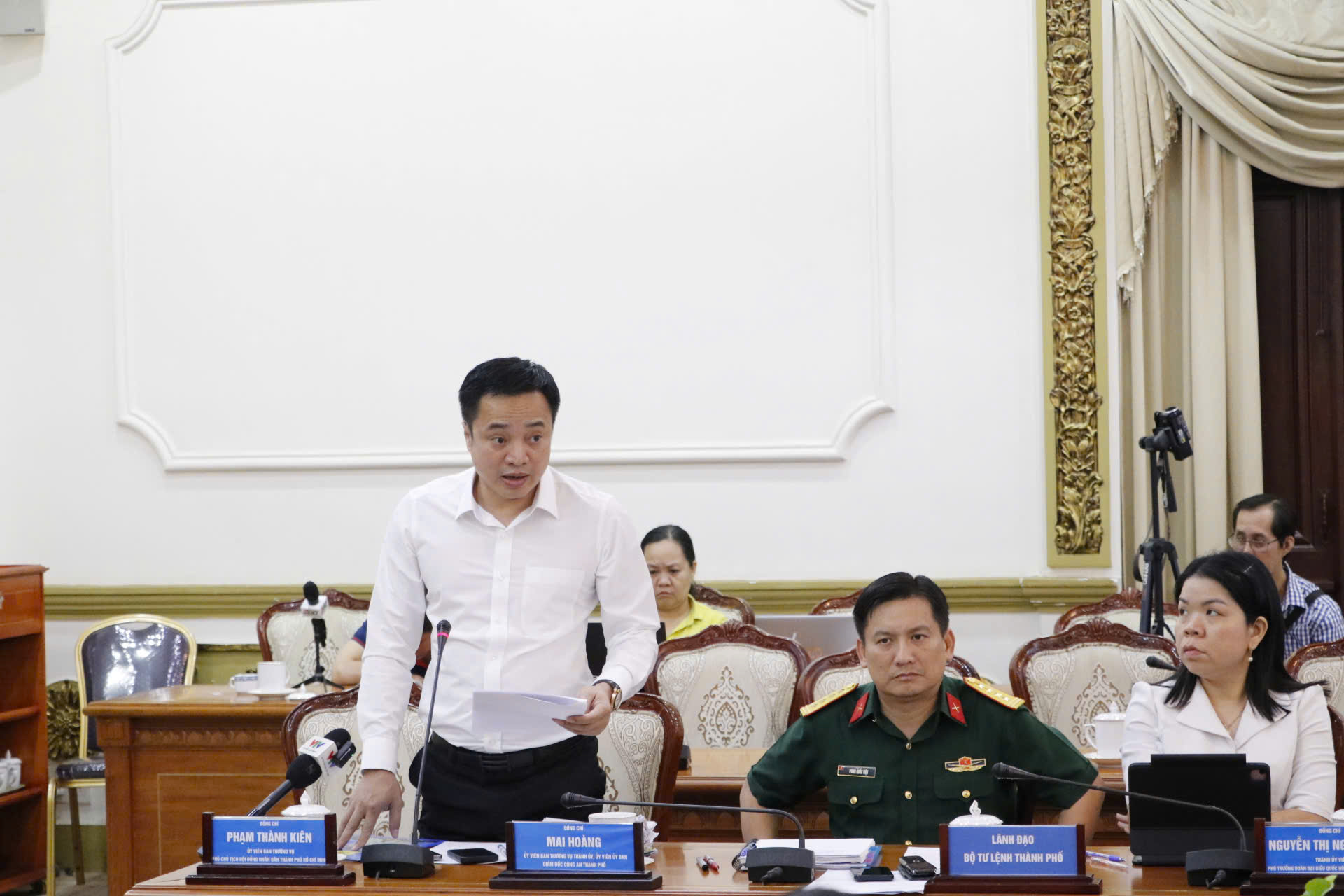 Trung tướng Mai Hoàng: Công an TP HCM đã giải cứu 28 người bị "bắt cóc online"- Ảnh 1.