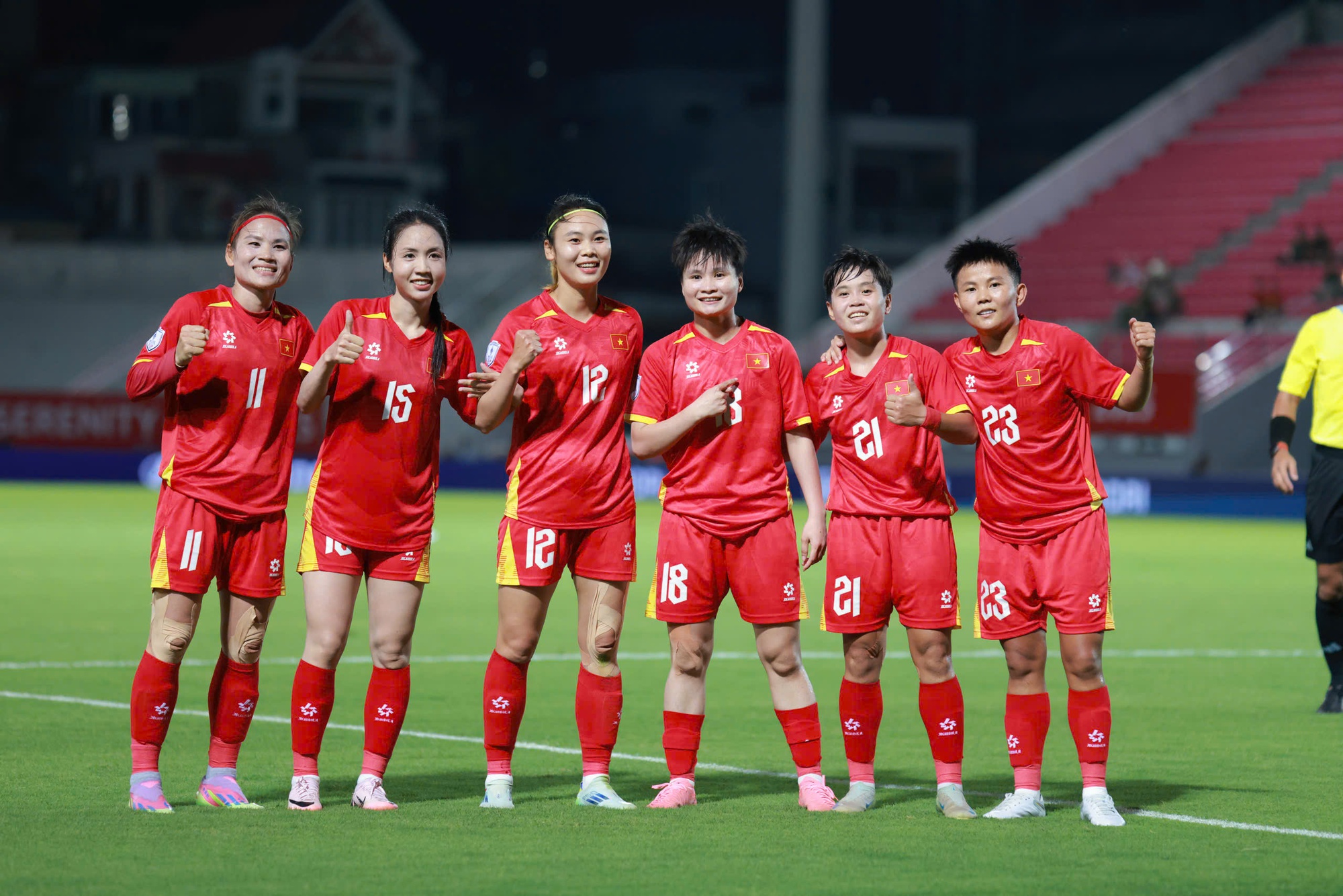 Thắng 7-0 Indonesia, tuyển Việt Nam chính thức lọt vào bán kết AFF Cup- Ảnh 3.